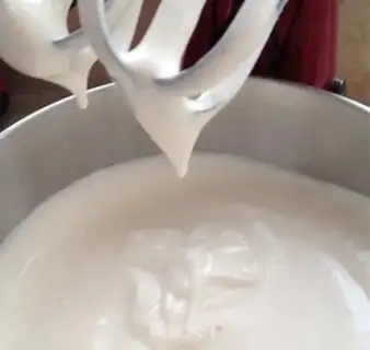 Make Spongecake with jam step 6