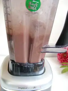 Make Cream of cream and roses step 3