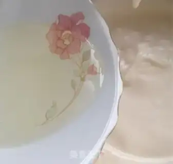 Make Spongecake with jam step 7