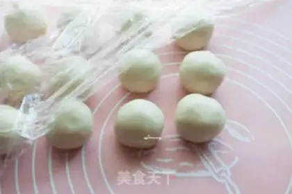 Make Fresh meat mooncake step 5