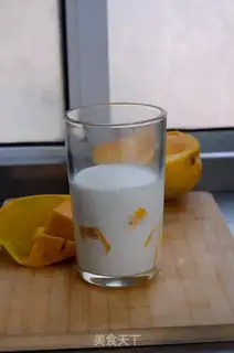 Make Mango milkshake step 2