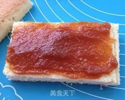 Make Spongecake with jam step 13