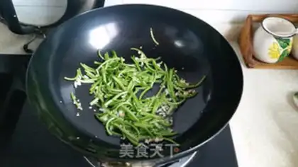 Make Garlic potatoes step 1