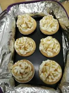 Make Cake cakes with caramel step 11