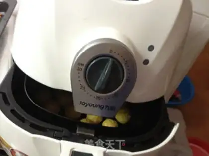 Make Pumpkin ball step 8