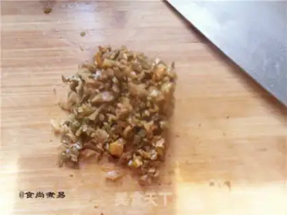 Make Squeeze the eggs step 1