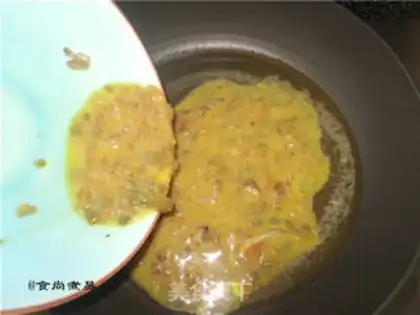 Make Squeeze the eggs step 4