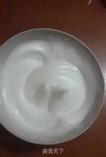 Make A Swiss roll of durian cake step 0