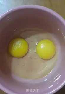 Make A Swiss roll of durian cake step 1