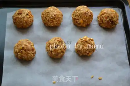 Make The oats banana energy ball step 7