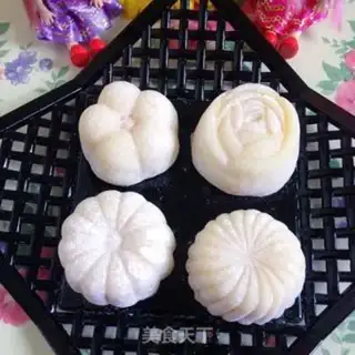 Make Bean-saloon mooncake step 5