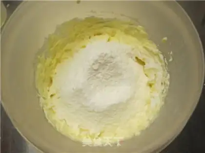 Make The sweet, smooth cherry tower step 5