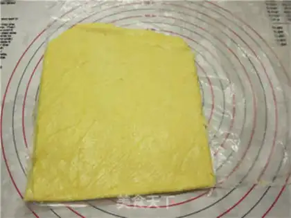 Make The sweet, smooth cherry tower step 9