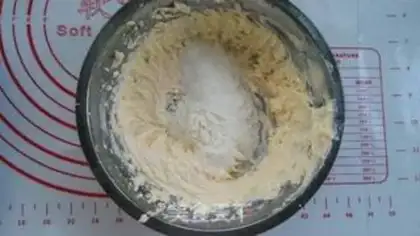 Make Cream mooncake step 2