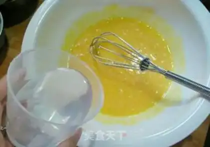 Make Four-inch heart cake step 3