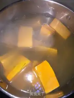 Make Pumpkin green bean soup step 2