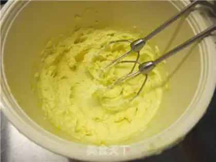 Make Egg yolk ball step 4