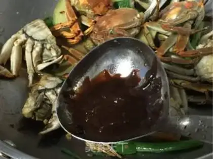 Make Crabs in the sauce step 13