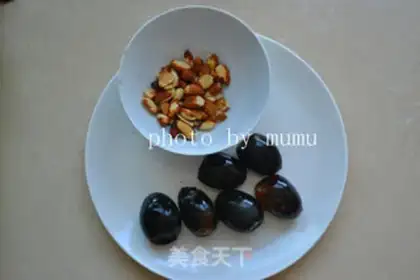Make Eggs and nuts step 1