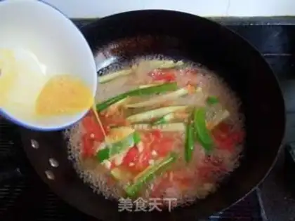 Make Autumn tomato egg soup step 5