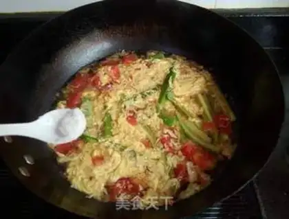 Make Autumn tomato egg soup step 6