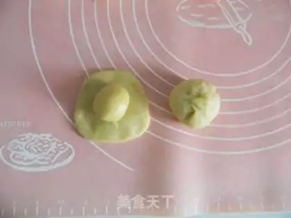 Make A black sesame peanut-su moon cake step 9