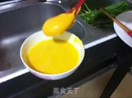 Make Cheese sauce and eggs step 1