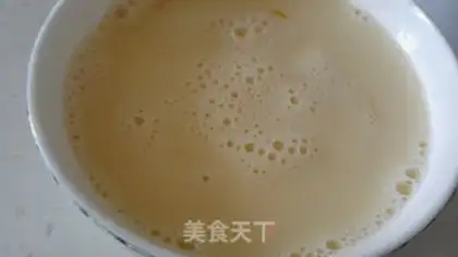 Make Milk steamed eggs step 1