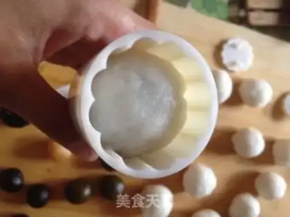Make Ice mooncake step 5