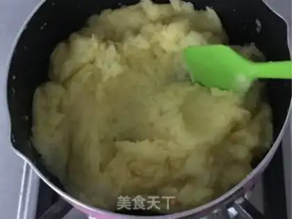 Make Chocolate pineapple step 7