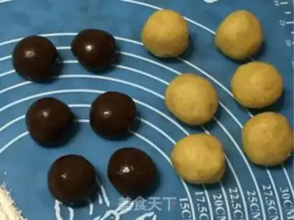 Make Chocolate pineapple step 15