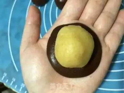 Make Chocolate pineapple step 17