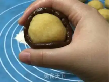 Make Chocolate pineapple step 18