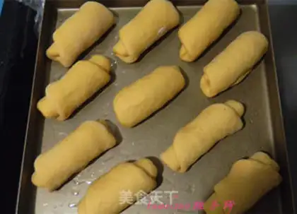 Make Pumpkin red bean pie step 6
