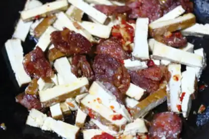 Make Chili fried tofu dry sausage step 3