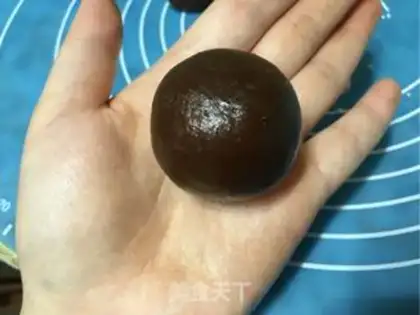 Make Chocolate pineapple step 19
