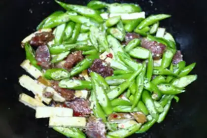 Make Chili fried tofu dry sausage step 4