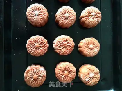 Make Red Lotus Mooncake step 11