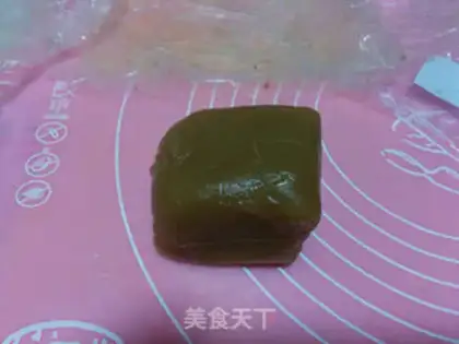 Make Purple potato omelet mooncake step 0