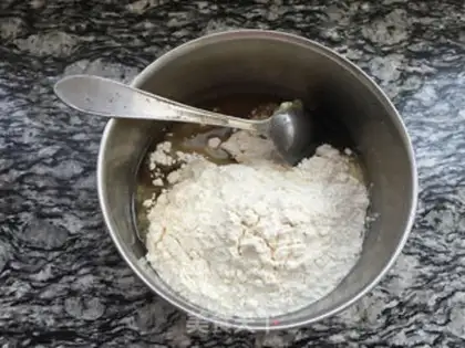 Make A wide bean saloon moon cake step 1