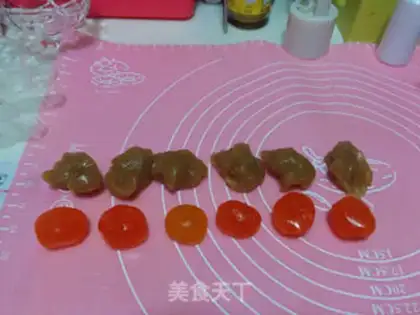 Make Purple potato omelet mooncake step 2