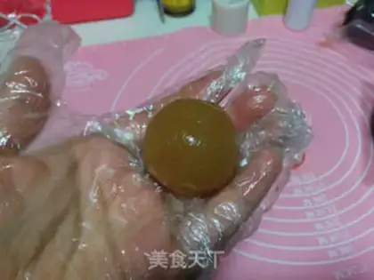 Make Purple potato omelet mooncake step 6