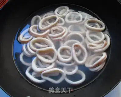 Make Curry potato squid noodles step 4