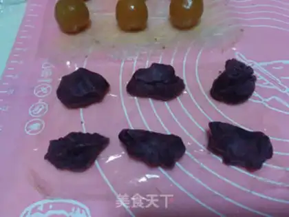 Make Purple potato omelet mooncake step 10