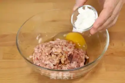 Make Pork made bitter melons step 1
