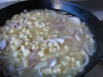 Make Curry potato squid noodles step 7