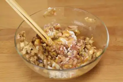 Make Pork made bitter melons step 2