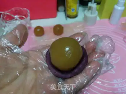 Make Purple potato omelet mooncake step 12