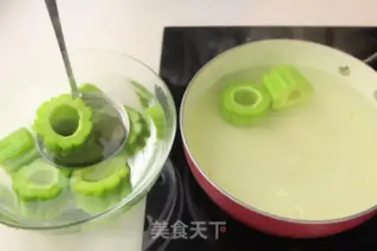 Make Pork made bitter melons step 4