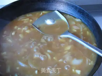 Make Curry potato squid noodles step 10